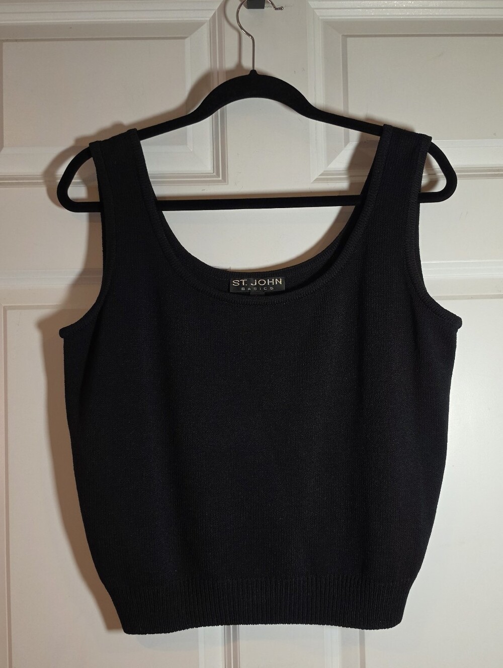 St. John Basics Black Sleeveless Knit Tank Top Scoop Neck L